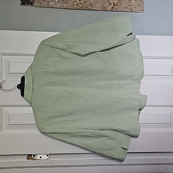 Light Green Jacket - Picture 11 of 12